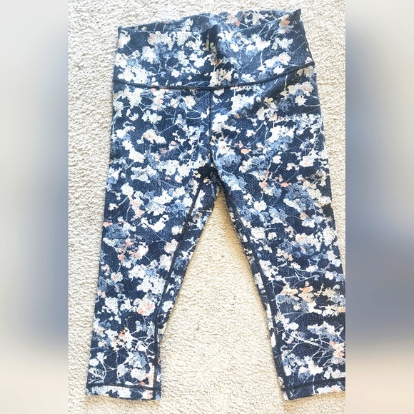 Lululemon Cropped Leggings - Picture 1 of 5